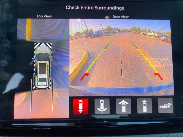 Used 2023 Chrysler Pacifica Pinnacle image 23