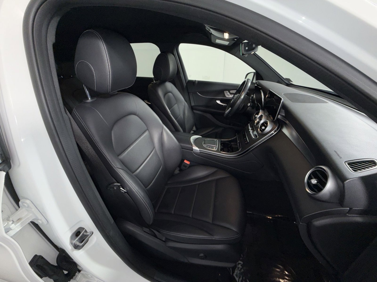 Used 2022 Mercedes-Benz GLC 300 4MATIC image 26