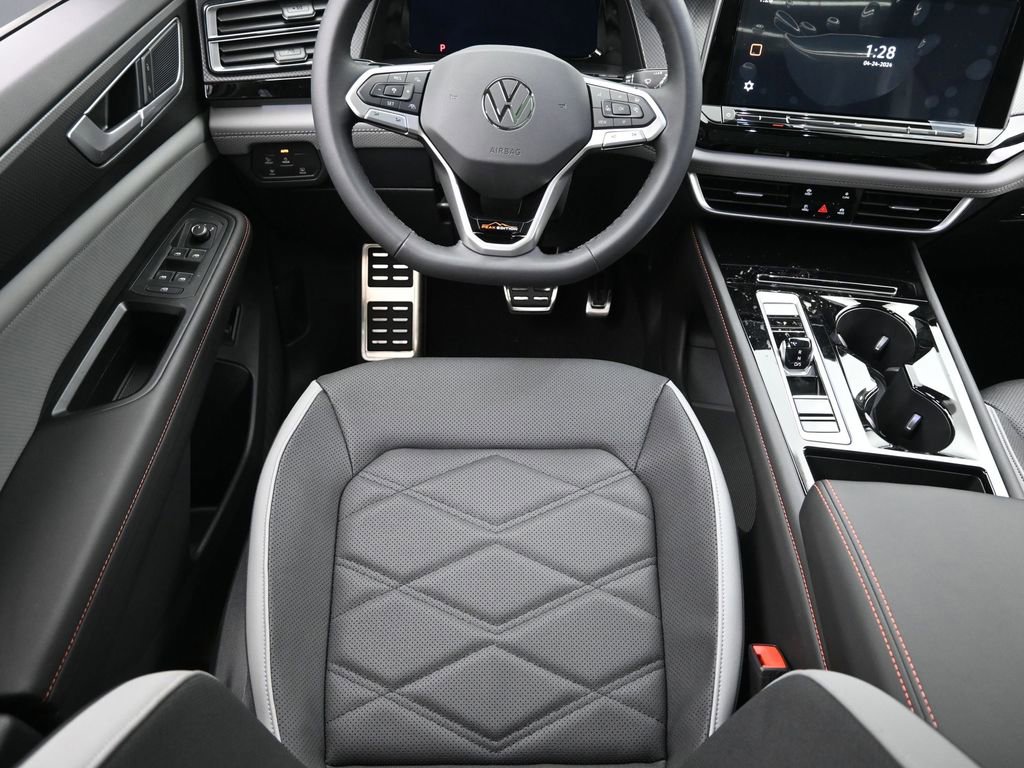 Used 2024 Volkswagen Atlas Peak Edition SE image 13