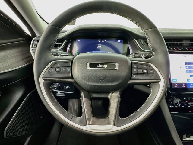 Used 2023 Jeep Grand Cherokee Limited w/ Luxury Tech Group II AWD/4WD image 15