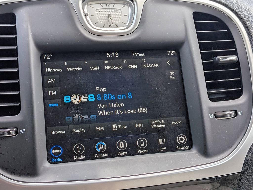 Used 2018 Chrysler 300 Touring w/ Chrome Appearance Package RWD image 18