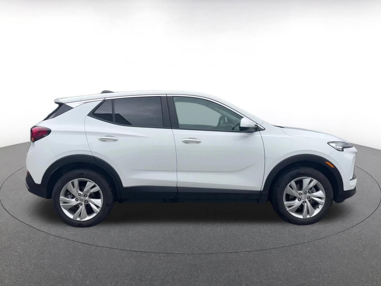 Used 2025 Buick Encore GX Preferred AWD/4WD image 16