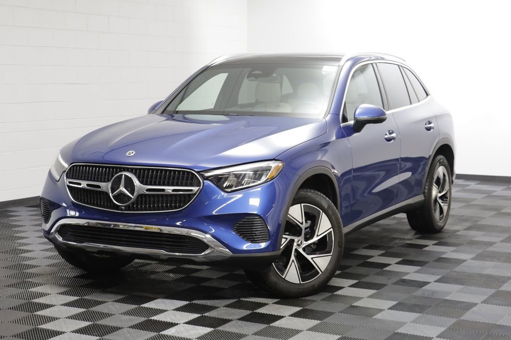 Used 2024 Mercedes-Benz GLC 300 4MATIC image 1