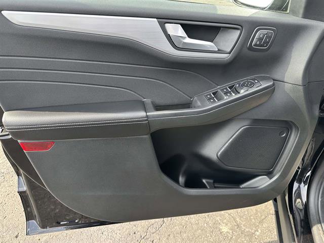 Used 2025 Ford Escape Platinum AWD/4WD image 9