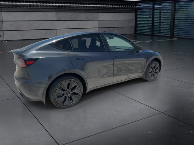 Used 2025 Tesla Model Y Long Range RWD image 8