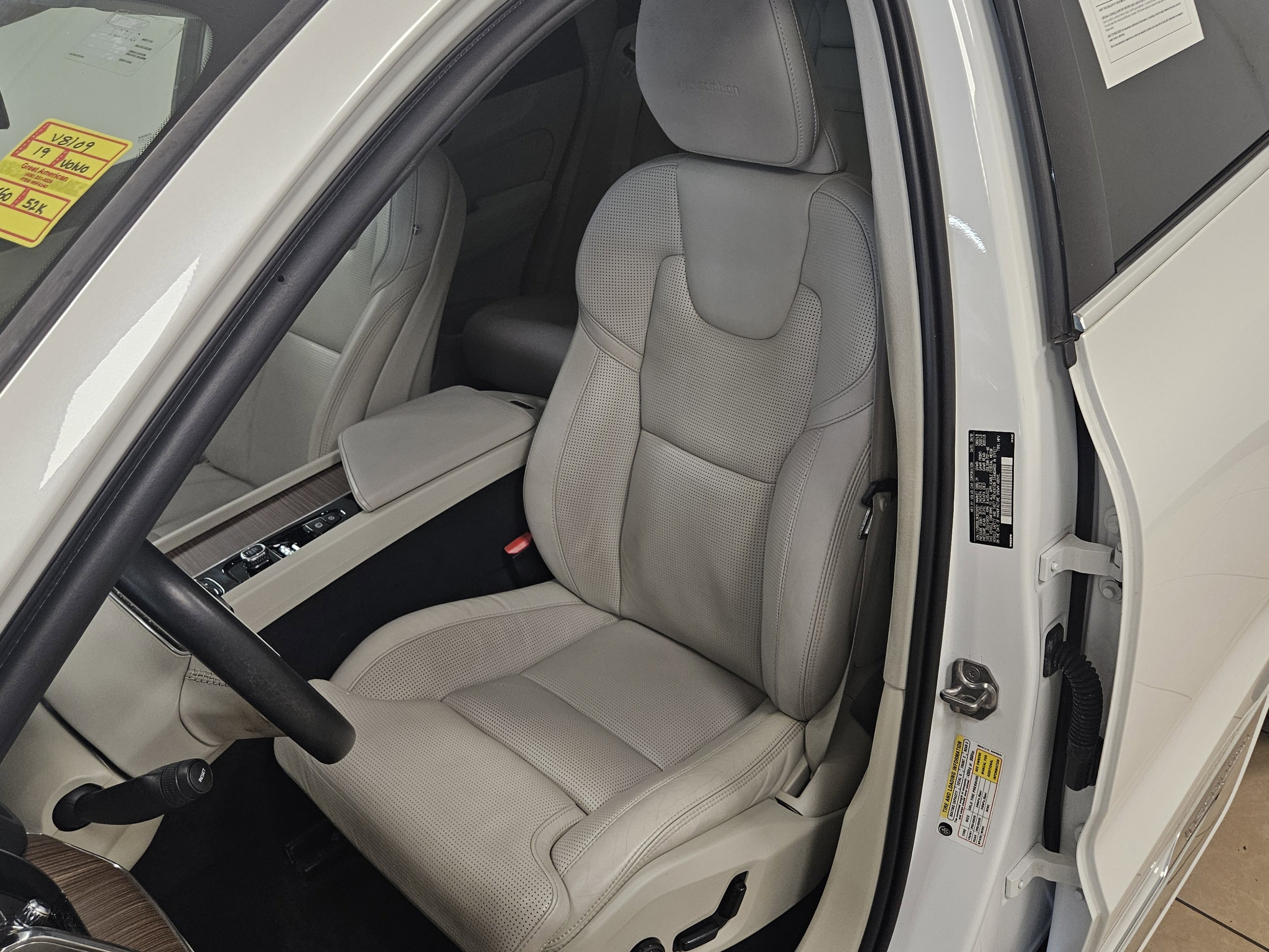 Used 2019 Volvo XC60 T8 Inscription w/ Advanced Package AWD/4WD image 35