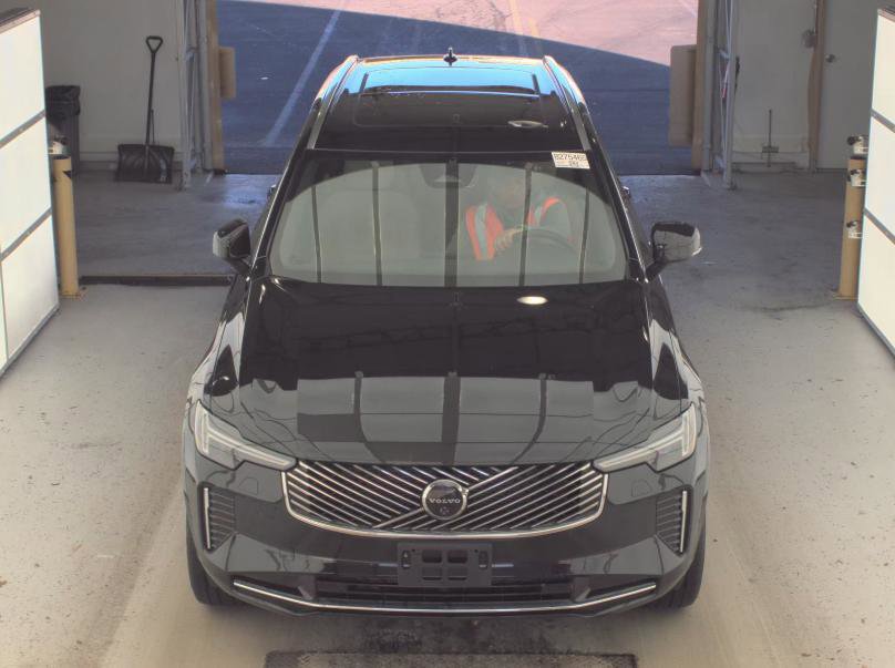 Used 2025 Volvo XC90 B6 Plus image 21