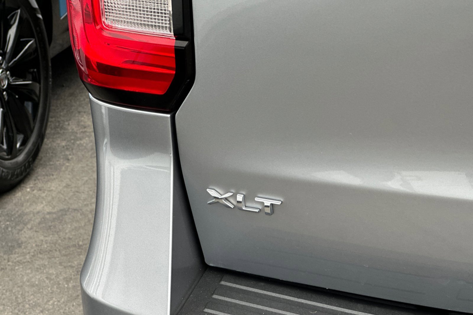 Used 2024 Ford Expedition Max XLT image 39