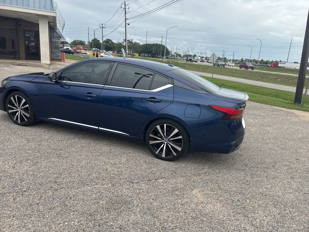 Used 2020 Nissan Altima 2.5 SR w/ Premium Package FWD image 10