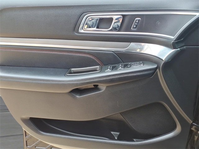 Used 2017 Ford Explorer Sport image 18