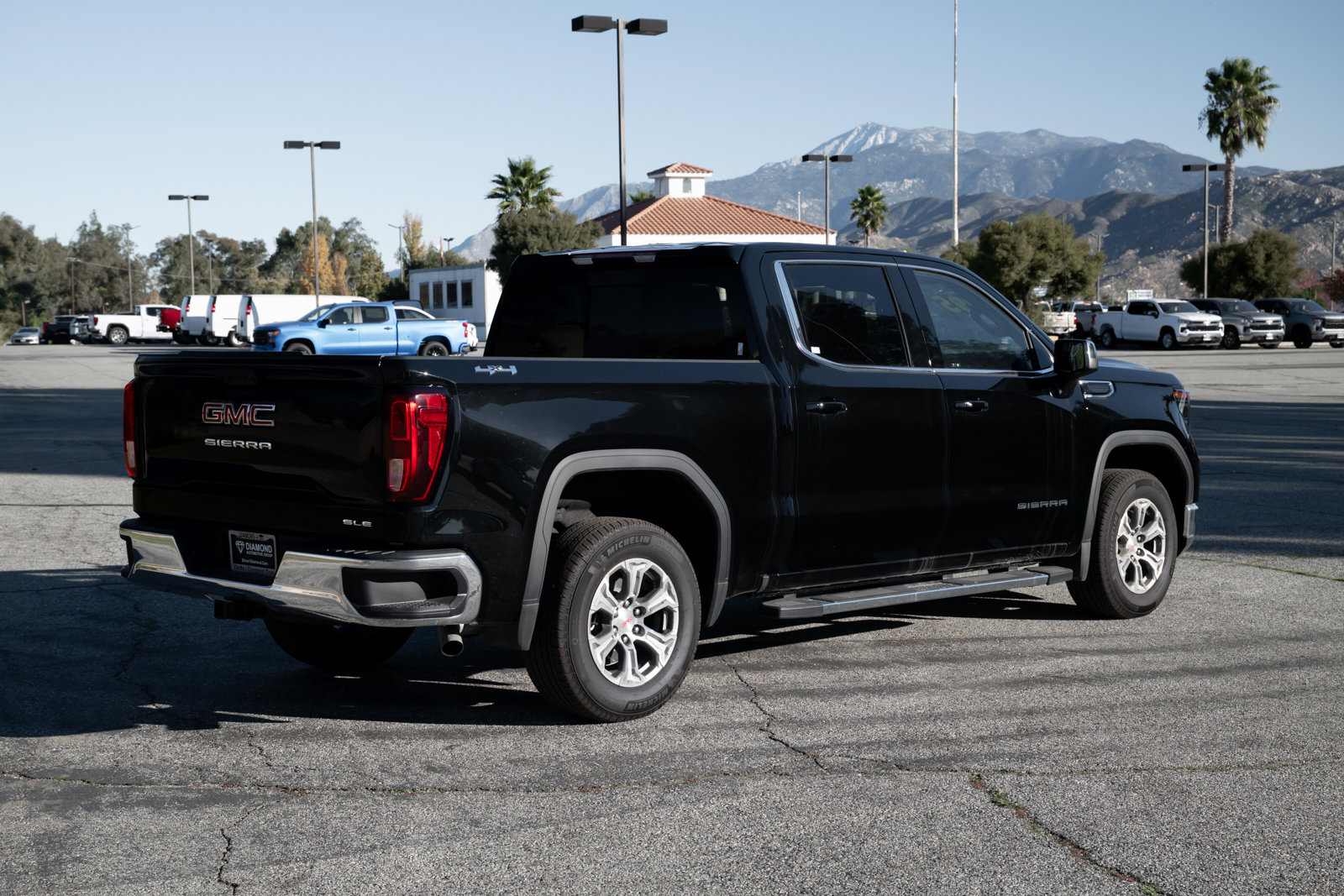 New 2024 GMC Sierra 1500 SLE w/ Preferred Package image 7