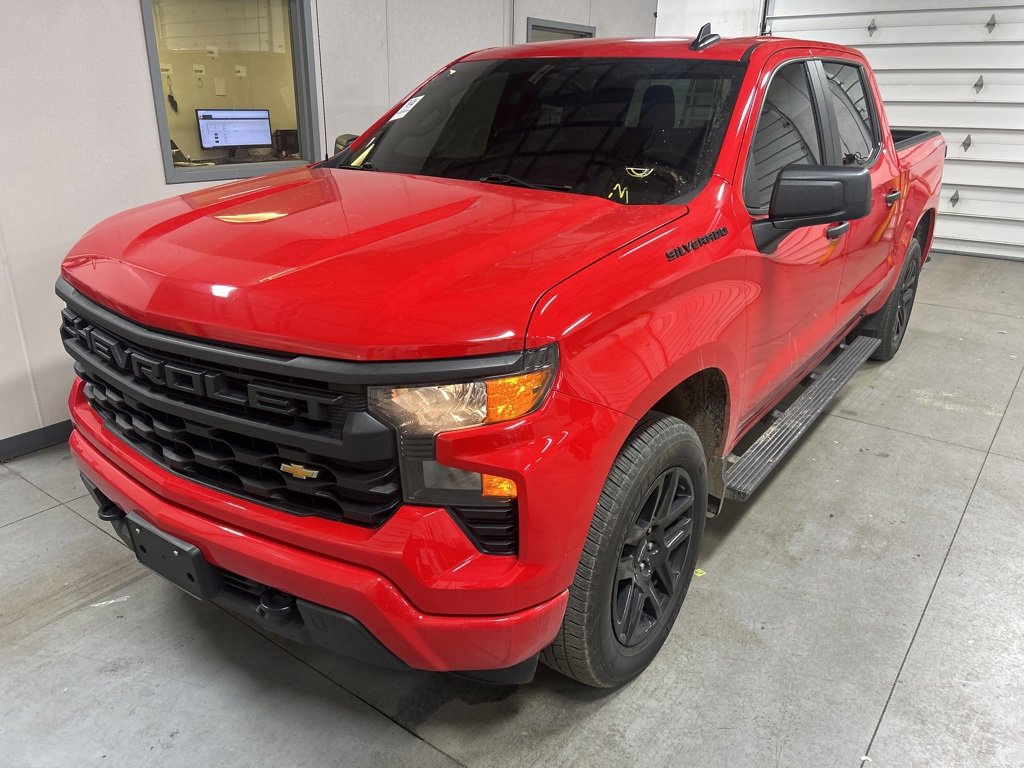 Used 2023 Chevrolet Silverado 1500 Custom image 2