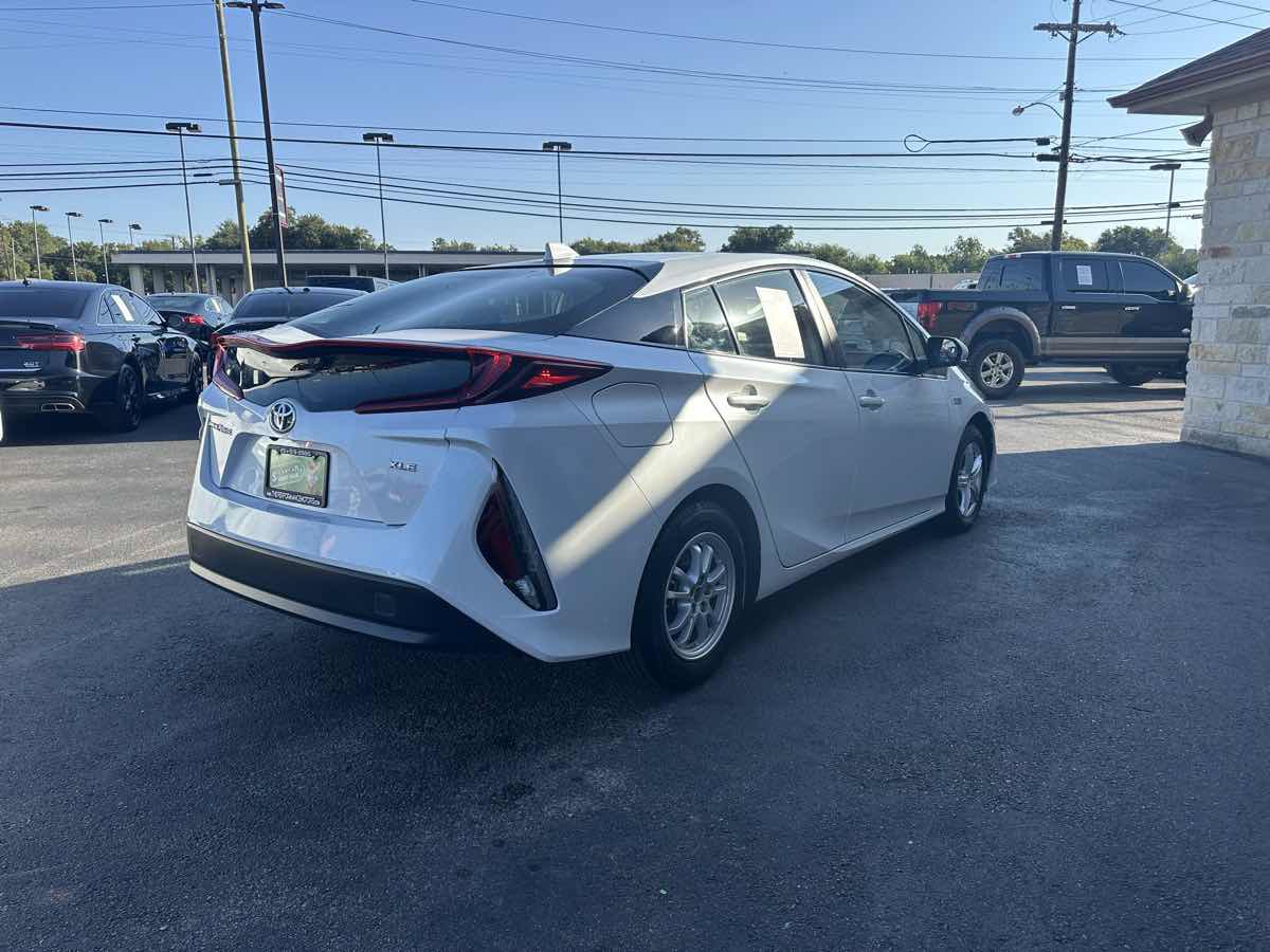 Used 2021 Toyota Prius Prime XLE w/ Carpet Mat Package (TMS) FWD image 5