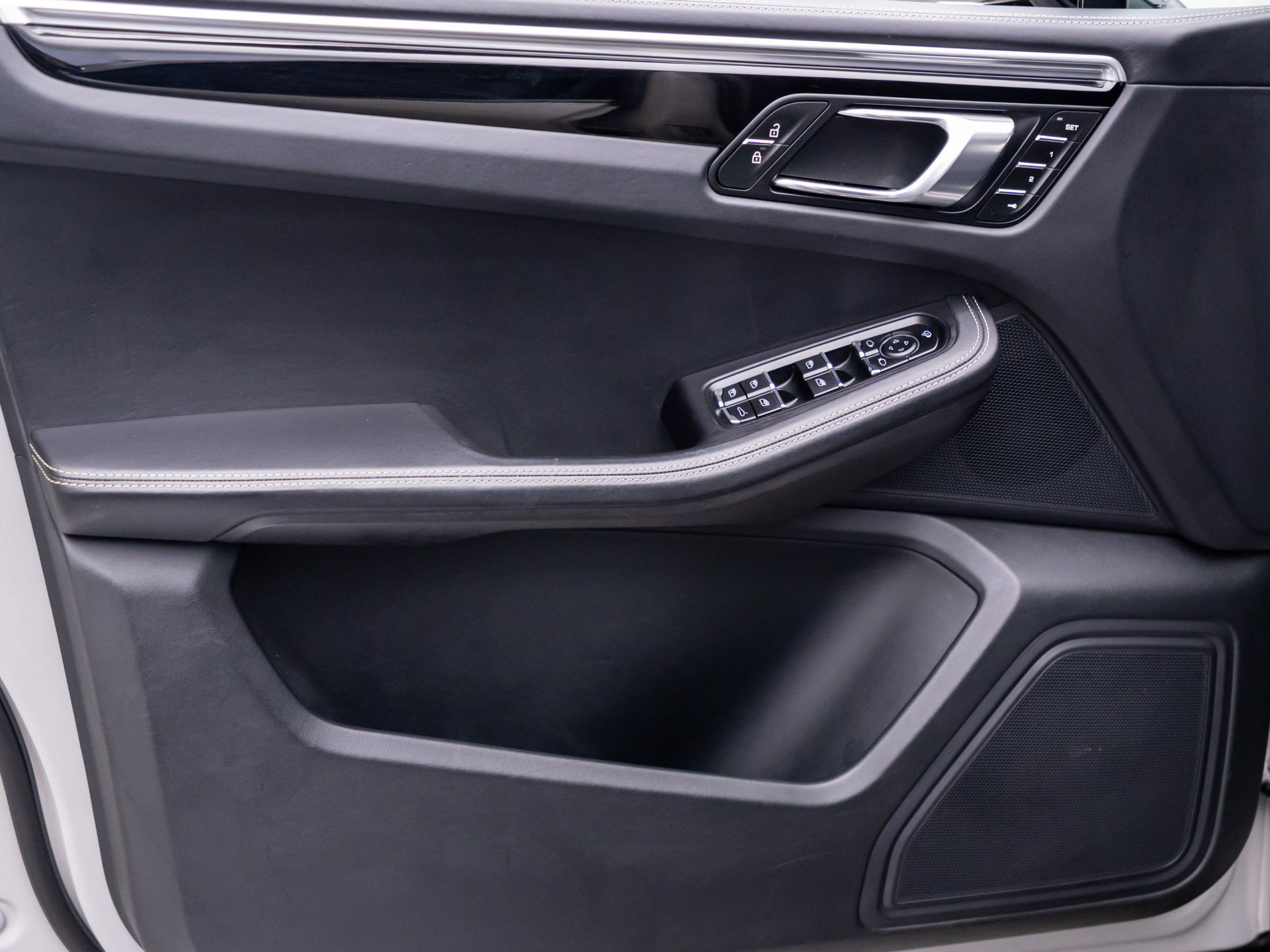 Certified 2023 Porsche Macan S AWD/4WD image 14