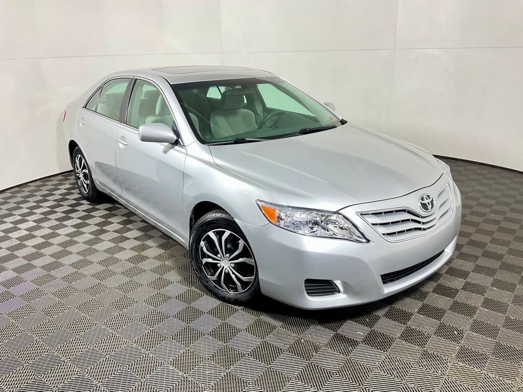 Used 2011 Toyota Camry LE image 4