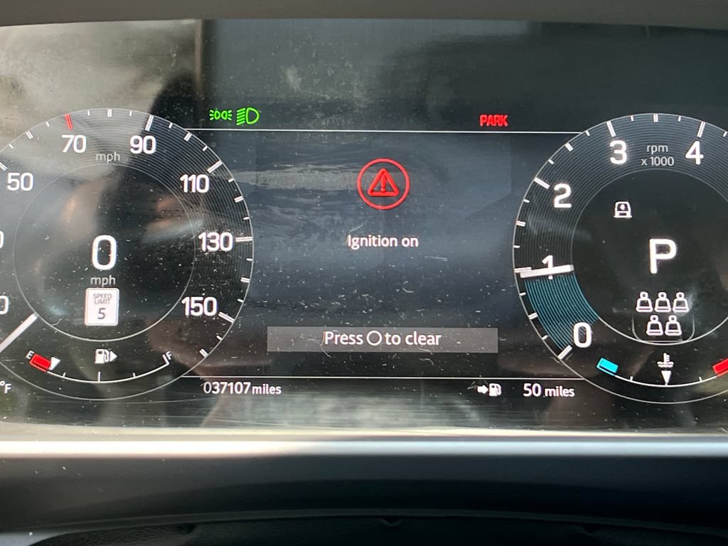 Used 2024 Land Rover Discovery S AWD/4WD image 15