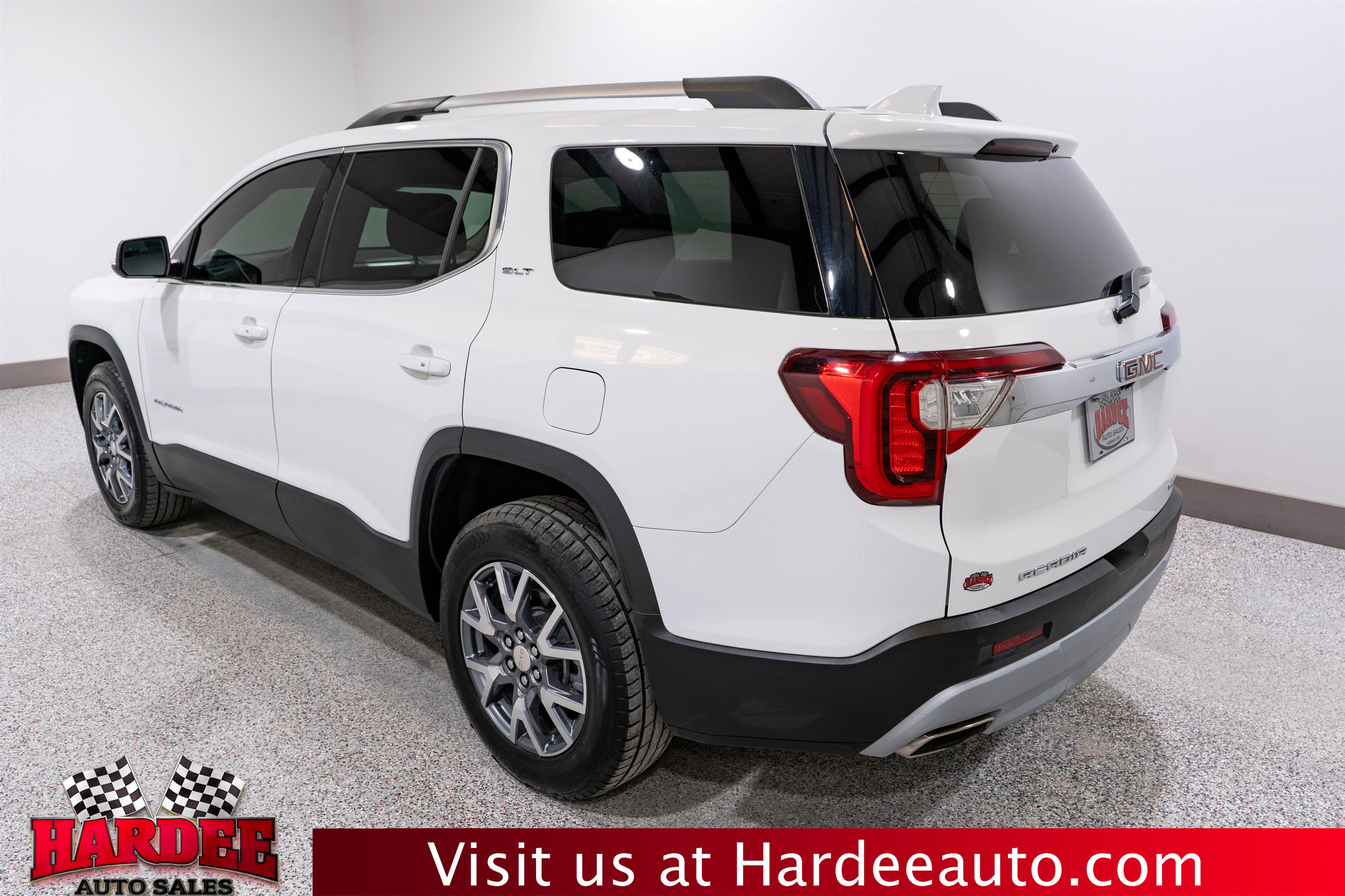 Used 2023 GMC Acadia SLT AWD/4WD image 3