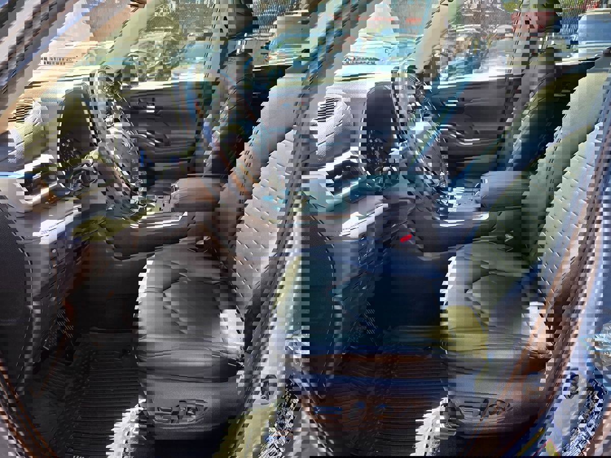 Used 2020 Toyota Highlander XLE image 22