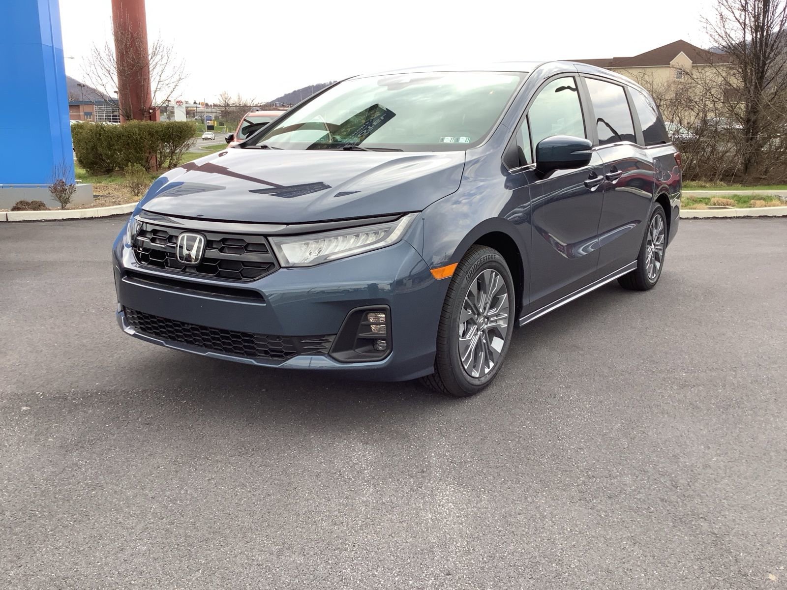 New 2026 Honda Odyssey Touring image 2