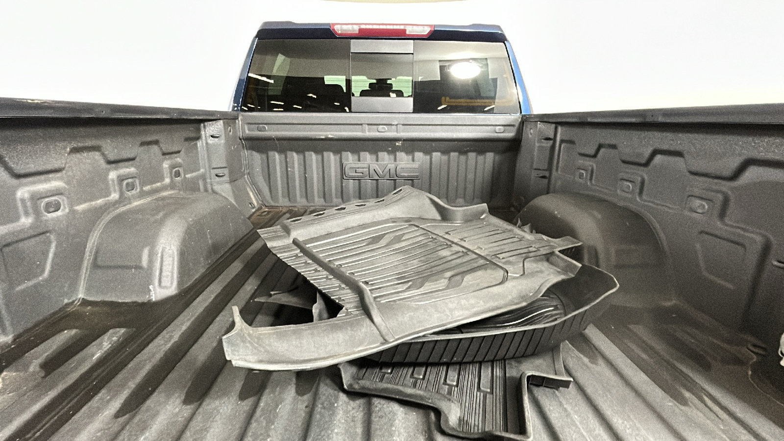 Used 2021 GMC Sierra 1500 SLT w/ SLT Premium Plus Package AWD/4WD image 34
