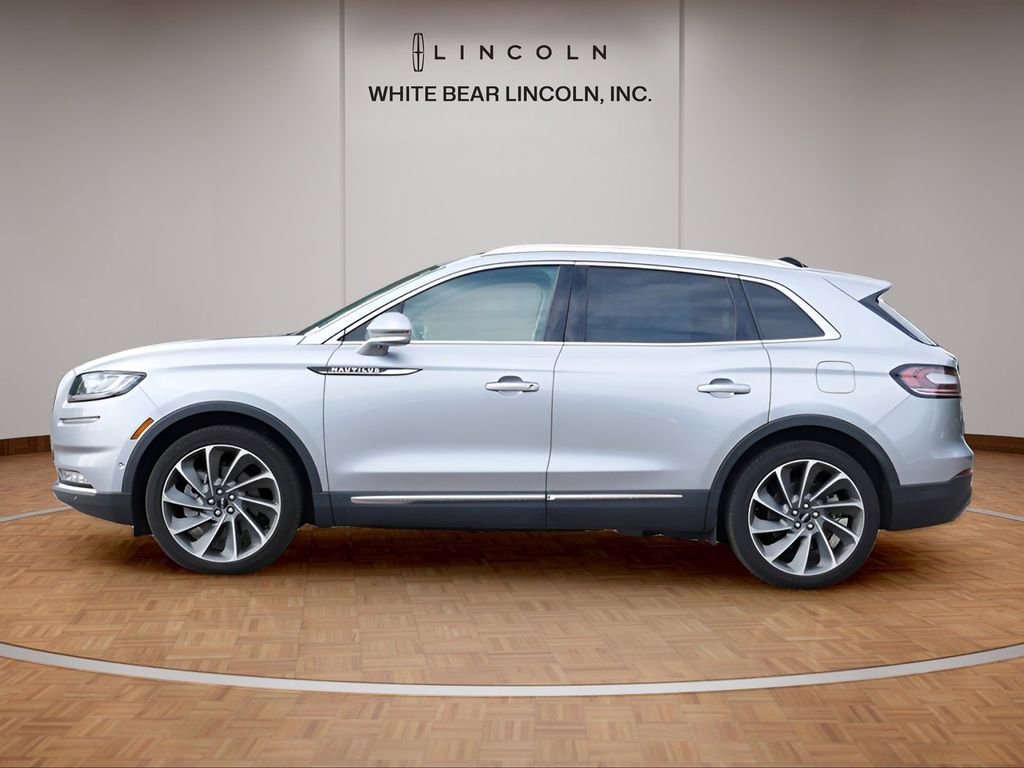 Used 2023 Lincoln Nautilus Reserve w/ Equipment Group 202A image 8