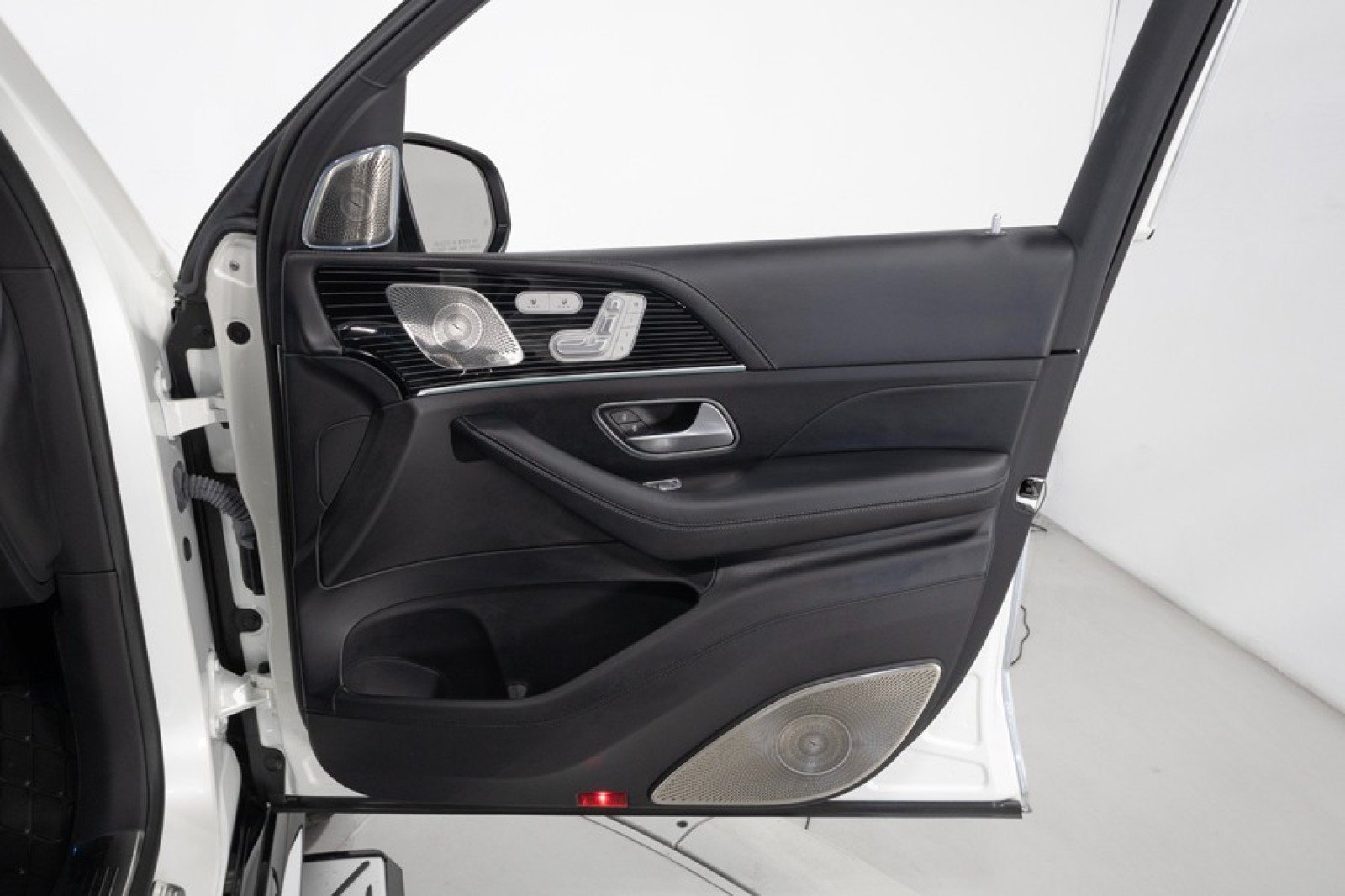 Used 2023 Mercedes-Benz Maybach GLS 600 4MATIC image 55