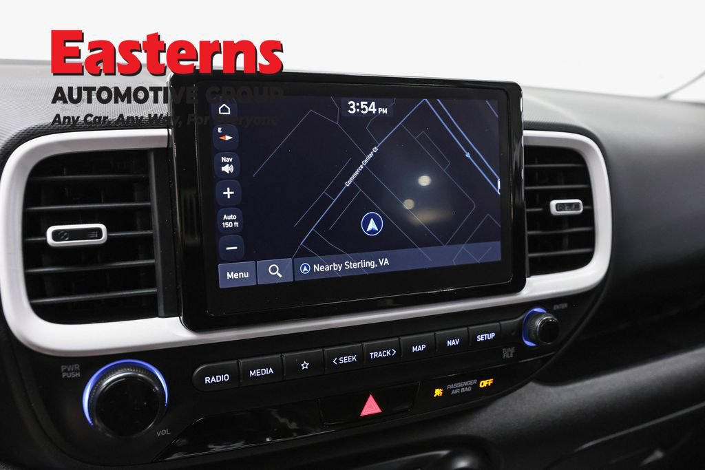 Used 2025 Hyundai Venue Limited FWD image 18