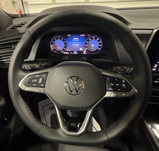 Used 2025 Volkswagen Atlas Cross Sport SEL Premium R-Line image 14