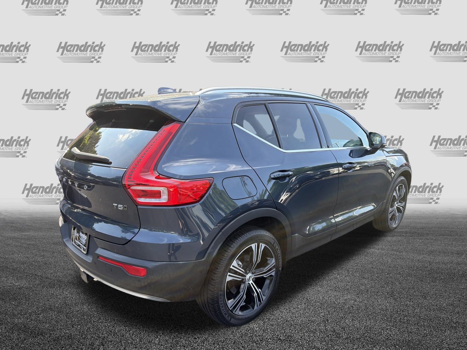 Certified 2022 Volvo XC40 T5 Inscription w/ Advanced Package AWD/4WD image 10