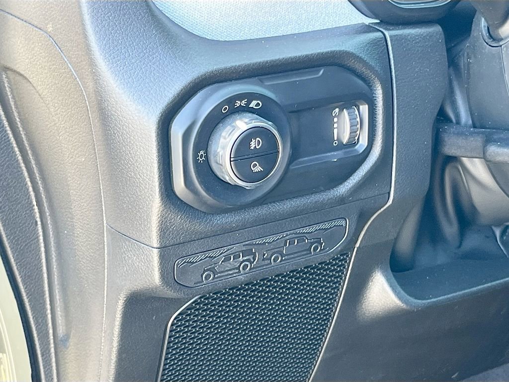Certified 2025 Jeep Gladiator Mojave AWD/4WD image 18