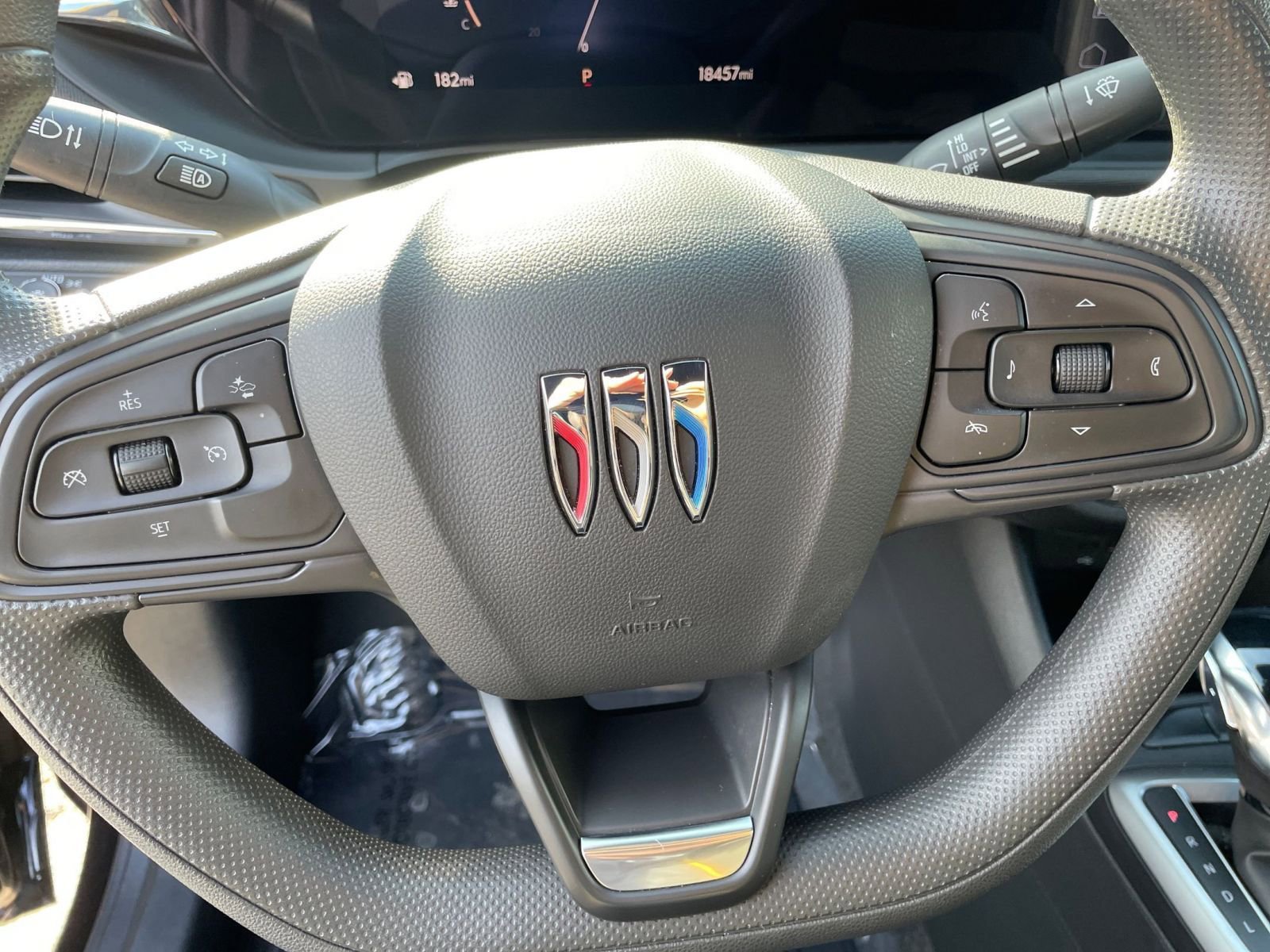 Used 2025 Buick Envista Preferred image 27