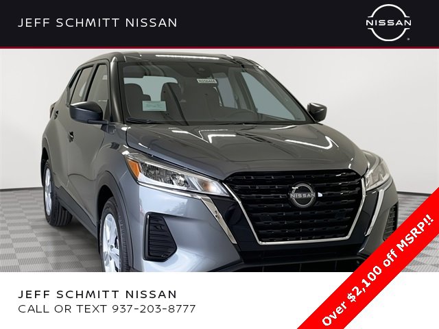 New 2025 Nissan Kicks Play S
