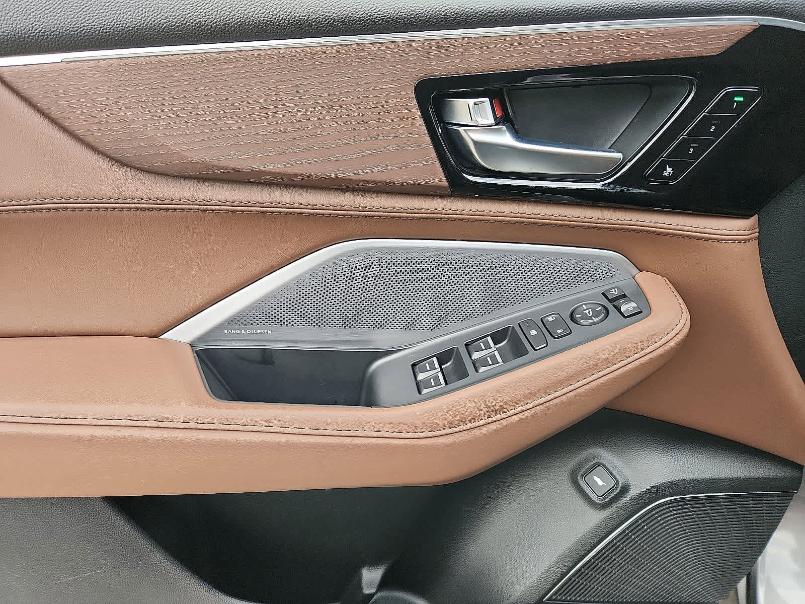 Certified 2025 Acura MDX w/Advance Package image 14