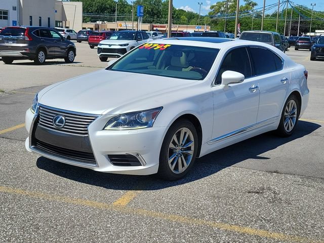 Used 2016 Lexus LS 460 AWD w/ Comfort Package image 2