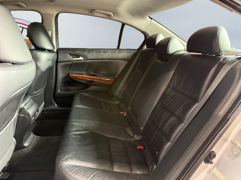 Used 2011 Honda Accord EX-L image 17
