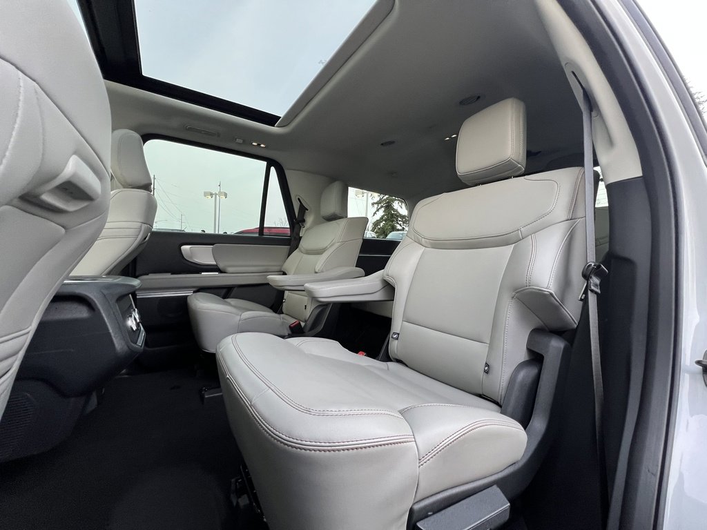 Certified 2025 Ford Expedition Active image 33