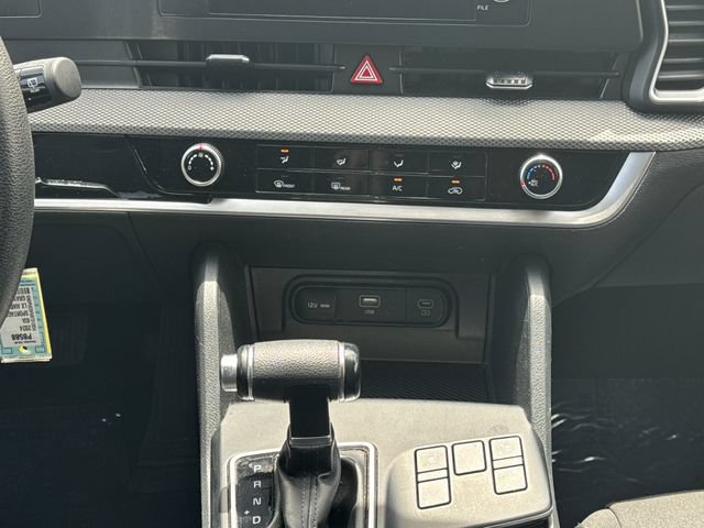 Used 2024 Kia Sportage LX AWD/4WD image 23