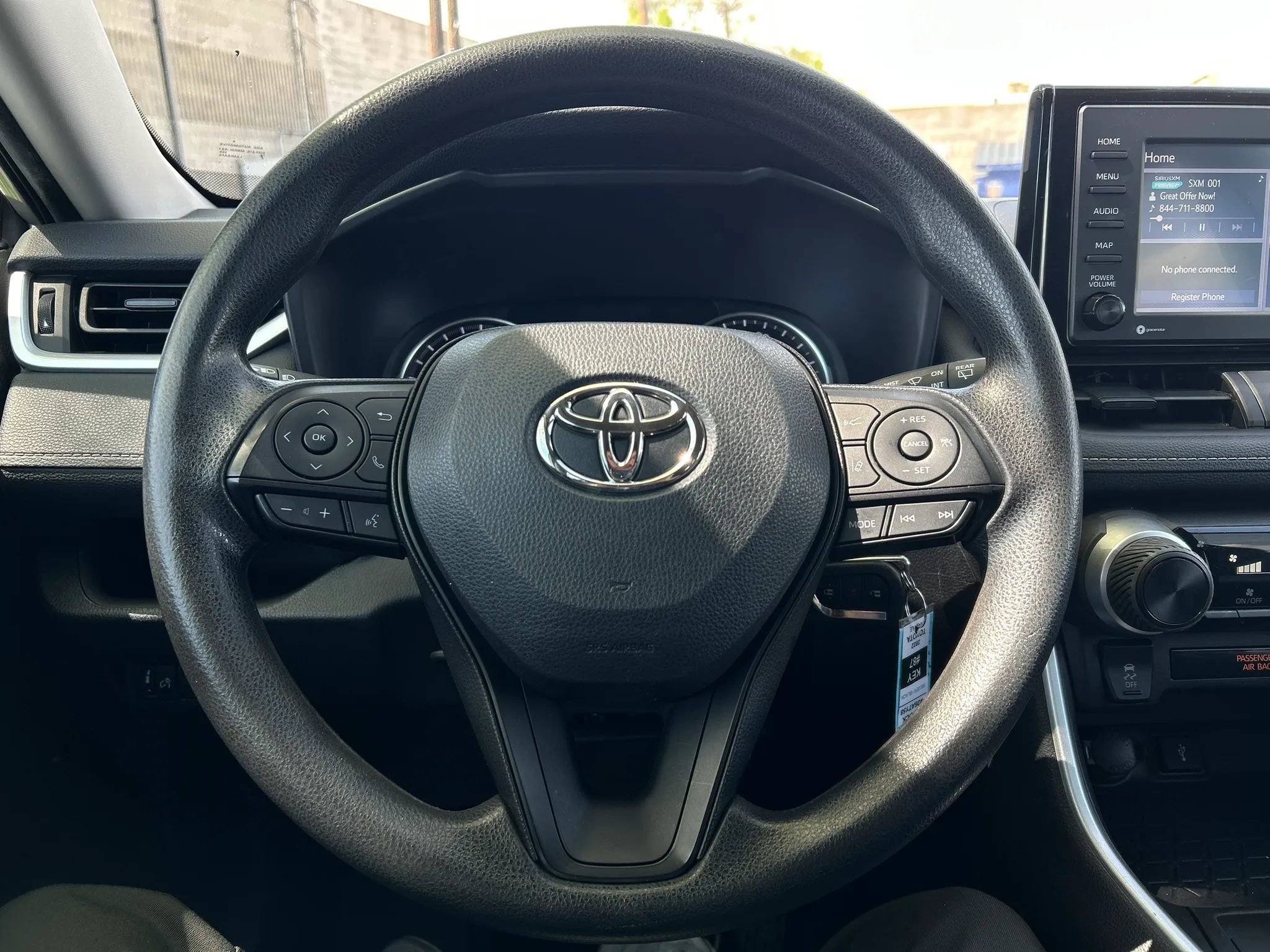 Used 2022 Toyota RAV4 LE AWD/4WD image 14