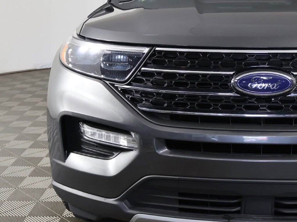 Used 2020 Ford Explorer XLT w/ Equipment Group 202A AWD/4WD image 12