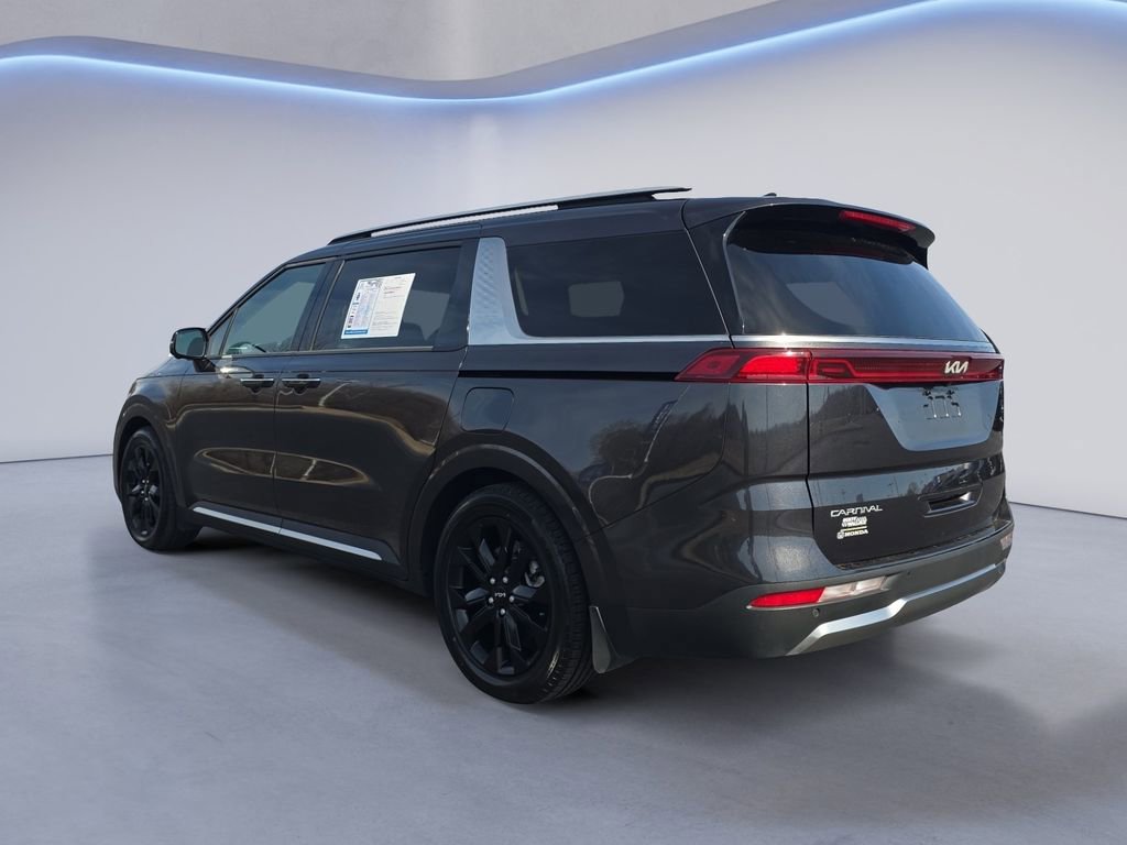 Used 2024 Kia Carnival SX Prestige image 3
