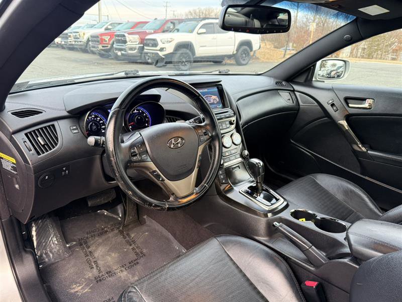 Used 2013 Hyundai Genesis 3.8 image 22