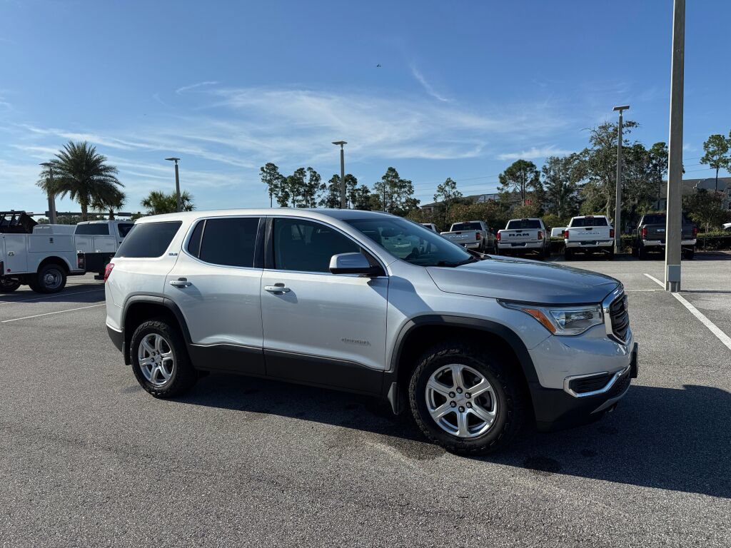 Used 2018 GMC Acadia SLE w/ LPO, Protection Package FWD image 1