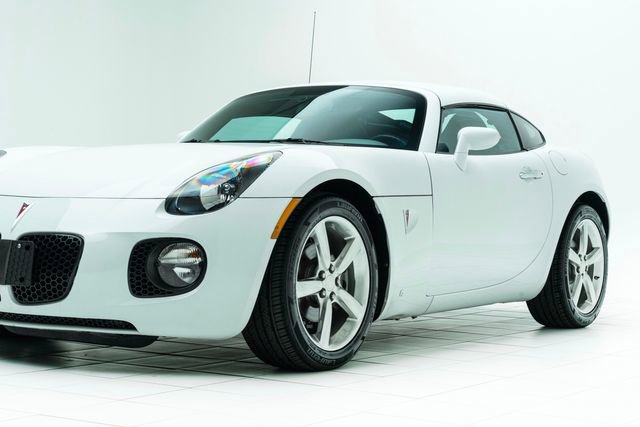 Used 2009 Pontiac Solstice GXP image 9