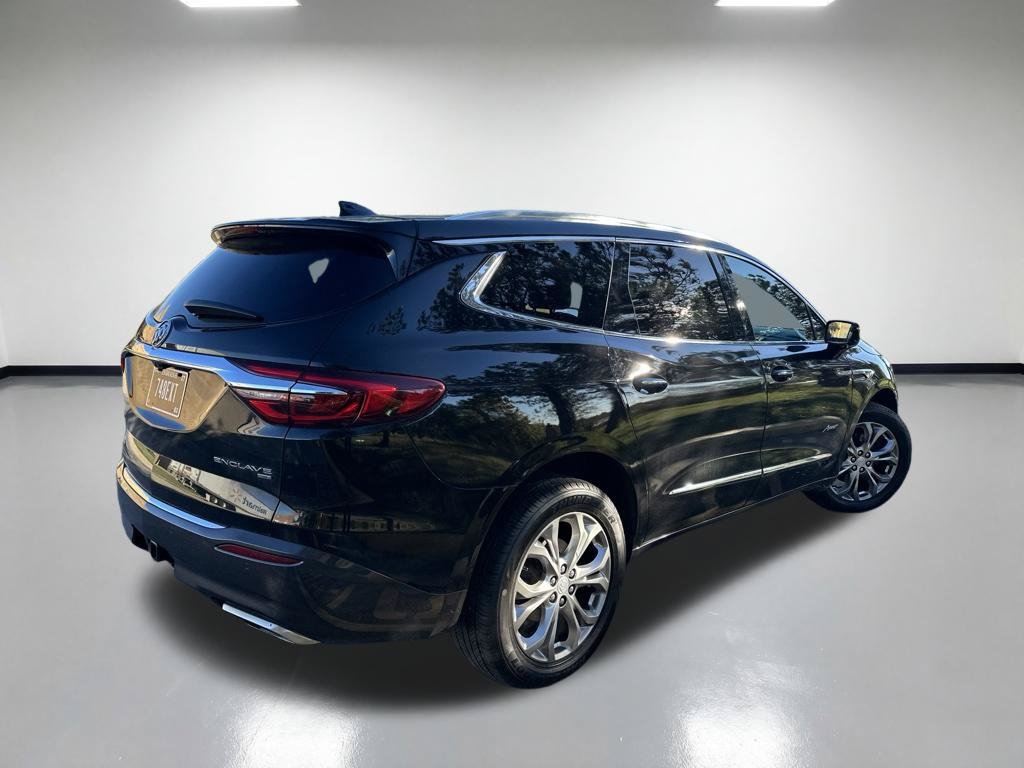 Used 2018 Buick Enclave Avenir w/ Avenir Technology Package AWD/4WD image 4