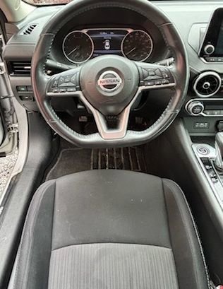 Used 2021 Nissan Sentra SV w/ Trunk Package FWD image 11