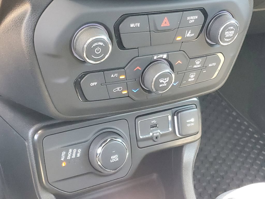 Used 2023 Jeep Renegade Limited AWD/4WD image 19