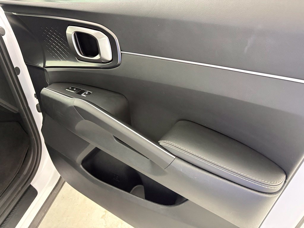 Used 2024 Kia Sorento S FWD image 43