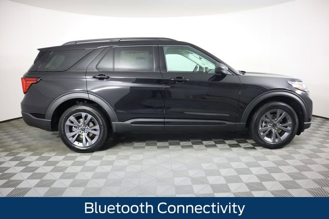 New 2026 Ford Explorer Active image 2
