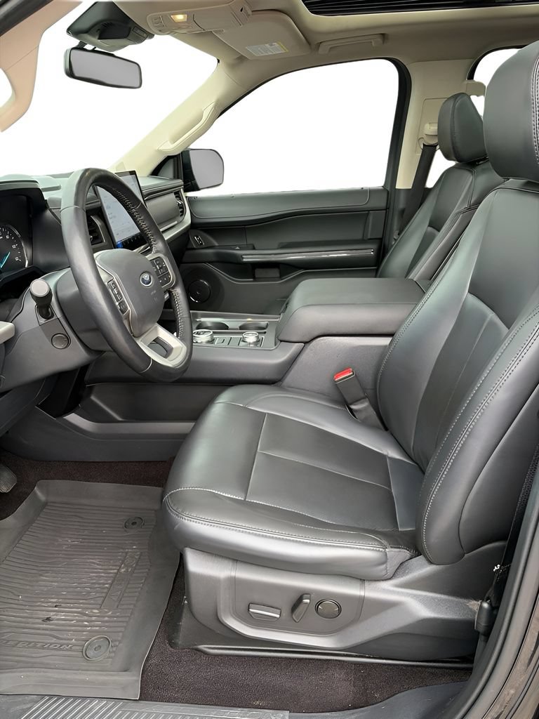 Used 2023 Ford Expedition XLT AWD/4WD image 9