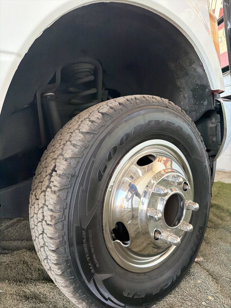 Used 2017 Ford F350 XL w/ Power Equipment Group AWD/4WD image 38